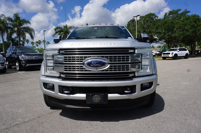 Certified 2019 Ford F450 Platinum w/ Platinum Ultimate Package AWD/4WD image 30