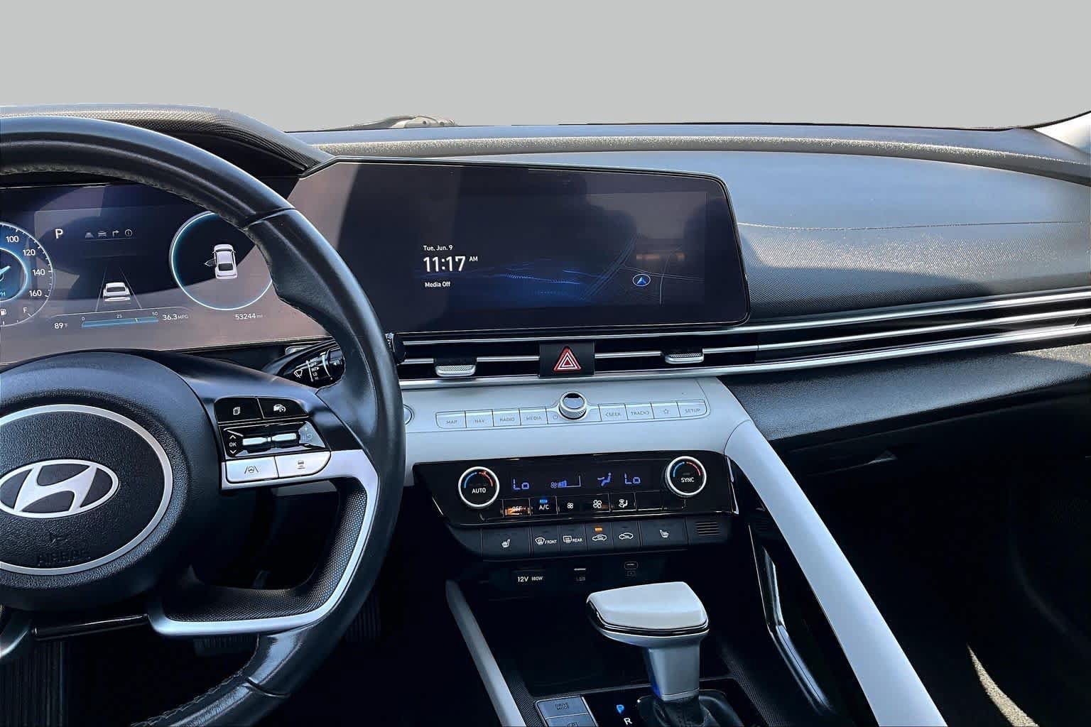 Used 2025 Hyundai Elantra Limited FWD image 7