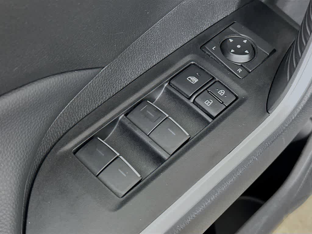 Used 2025 Toyota RAV4 XLE AWD/4WD image 29