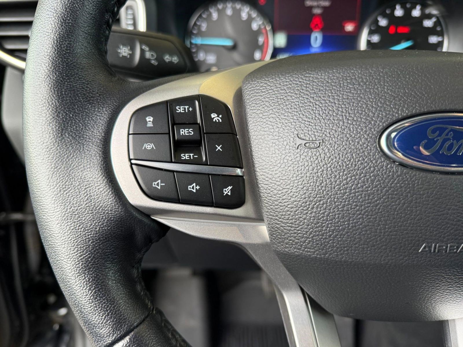 Certified 2022 Ford Explorer XLT w/ Equipment Group 202A image 18