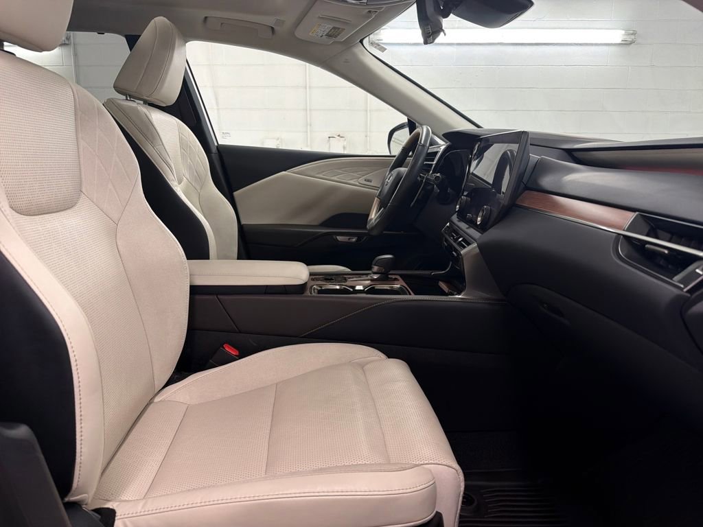 Used 2023 Lexus RX 350 FWD image 29