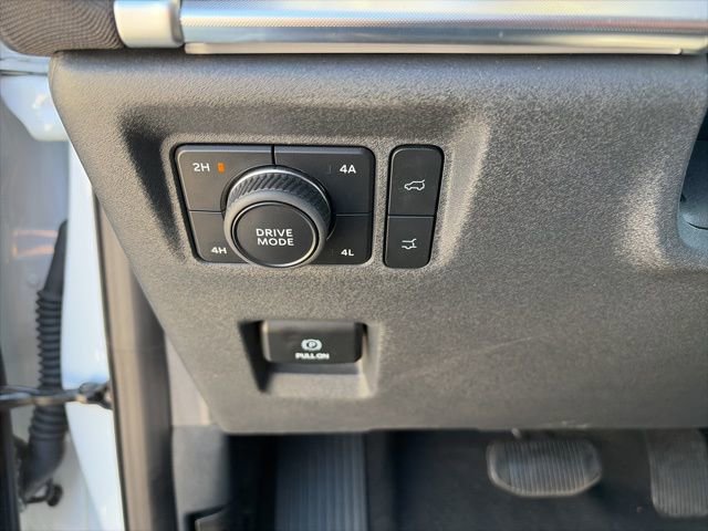 Certified 2025 Ford Expedition Platinum w/ Driver's Package AWD/4WD image 17