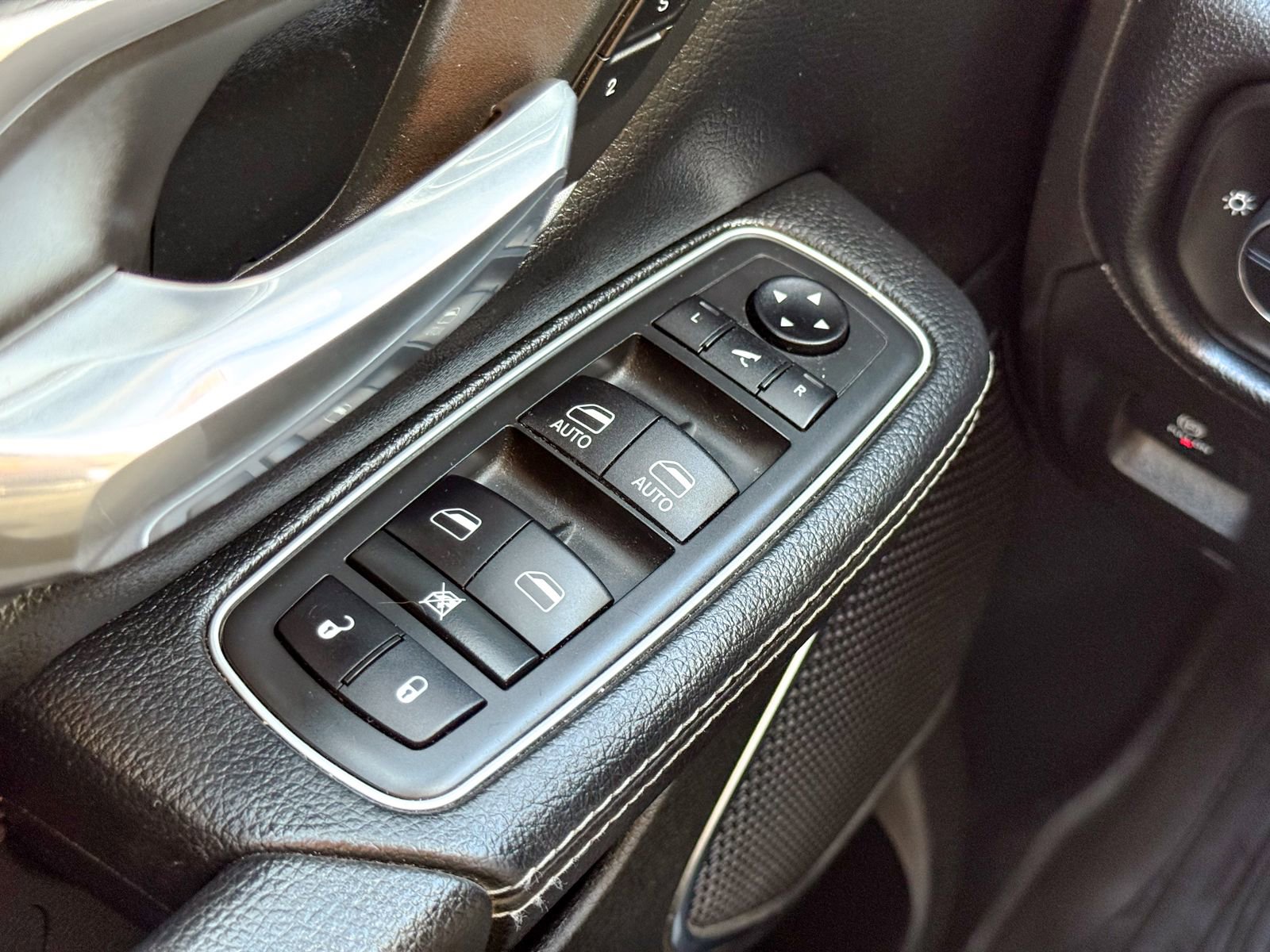 Used 2021 RAM 1500 Laramie AWD/4WD image 32