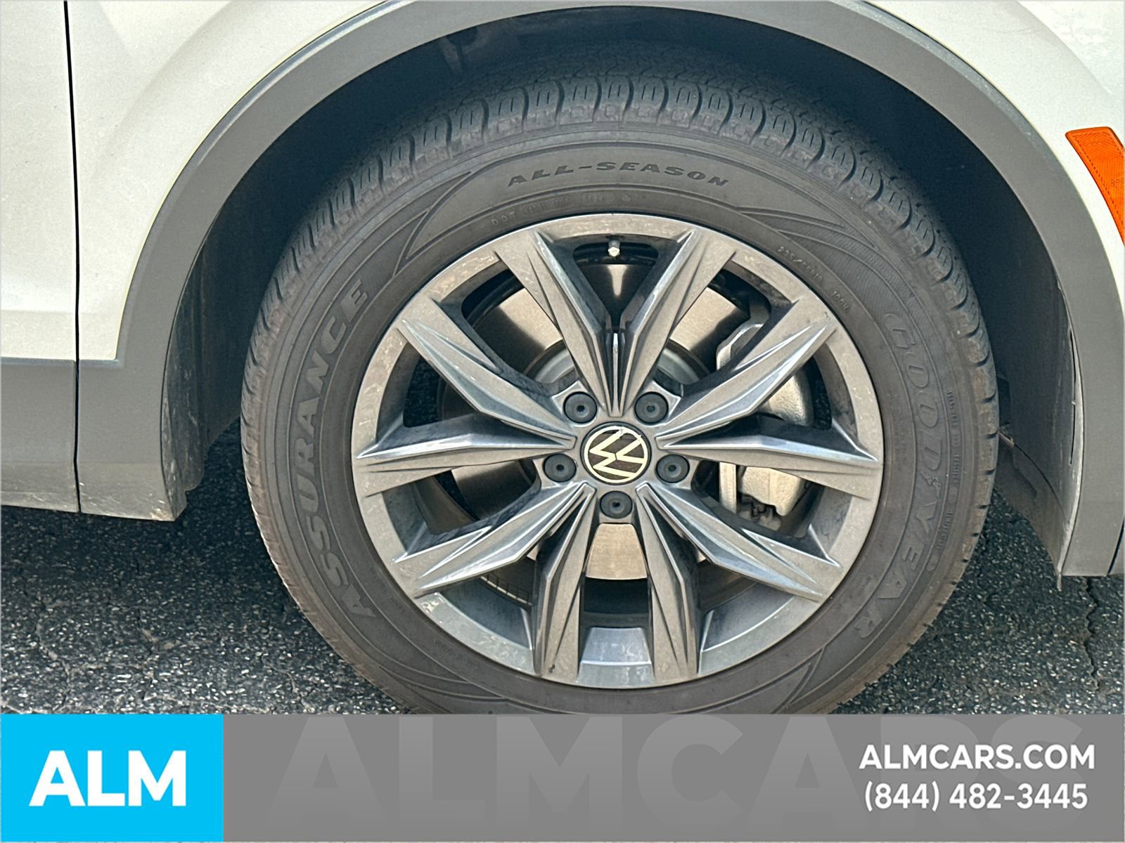 Used 2022 Volkswagen Tiguan SE FWD image 14