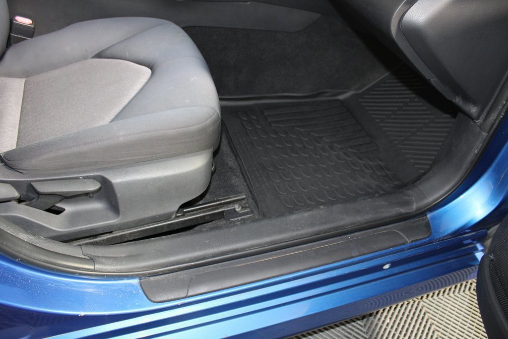 Used 2019 Toyota Camry LE image 11