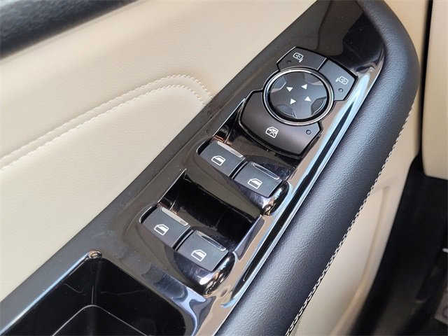 Certified 2018 Ford Edge Titanium w/ Technology Package image 25