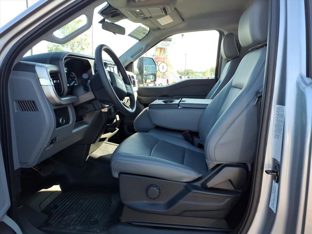 Certified 2023 Ford F550 4x4 Regular Cab Super Duty image 11