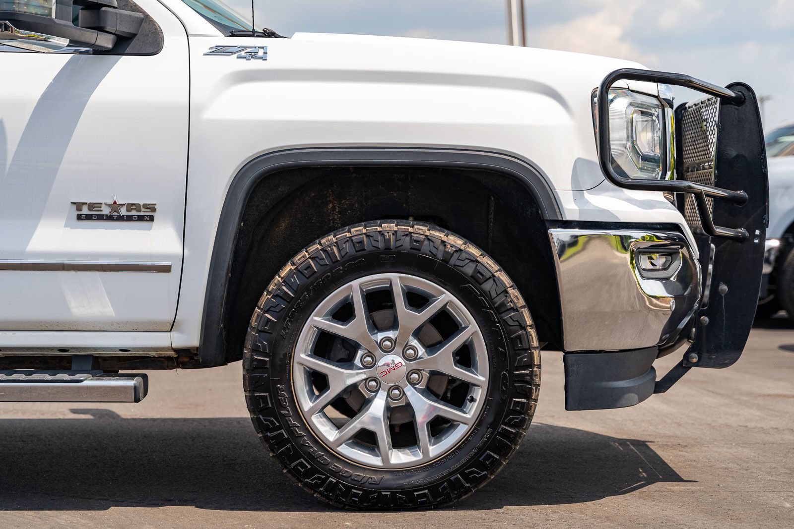 Used 2018 GMC Sierra 1500 SLT w/ Texas SLT Premium Package AWD/4WD image 9