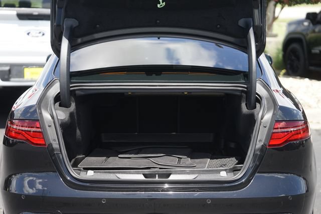 Used 2020 Jaguar XE S RWD image 32