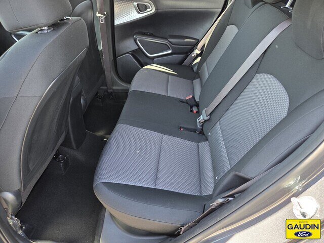 Used 2025 Kia Soul LX w/ LX Technology Package FWD image 12