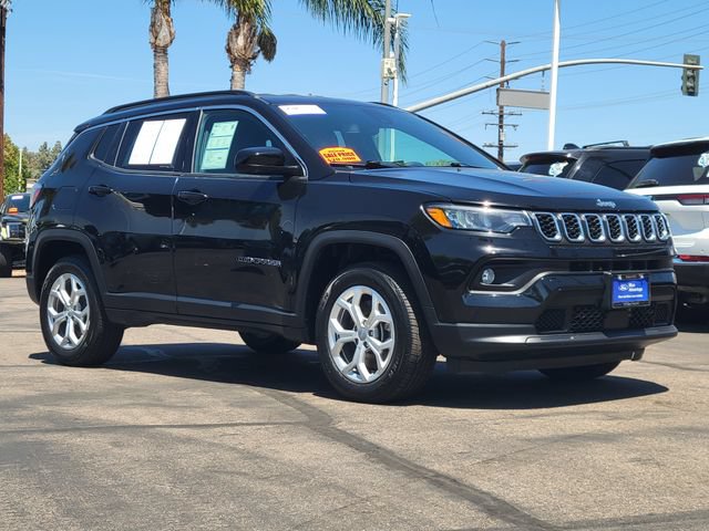 Used 2024 Jeep Compass Latitude AWD/4WD image 30