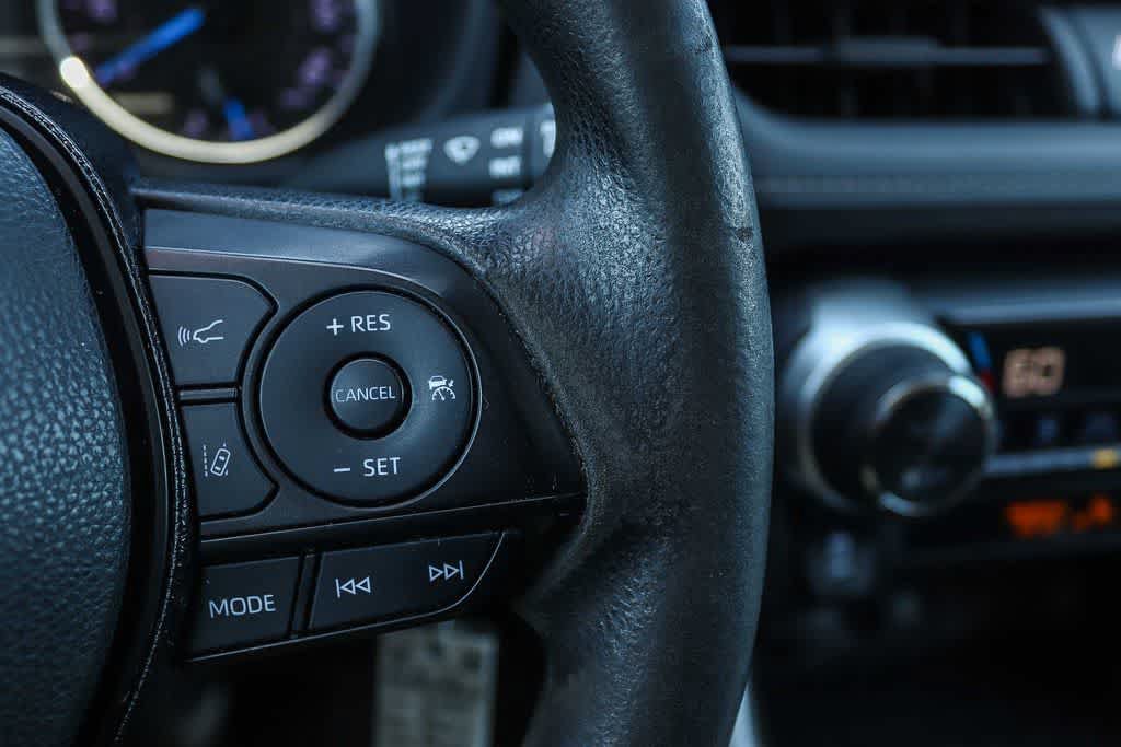 Used 2020 Toyota RAV4 LE w/ All Weather Liner Package AWD/4WD image 23