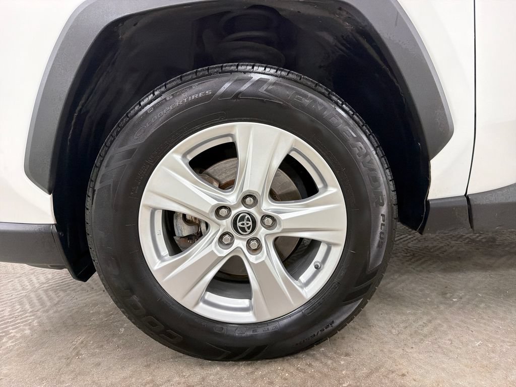 Used 2019 Toyota RAV4 XLE FWD image 14