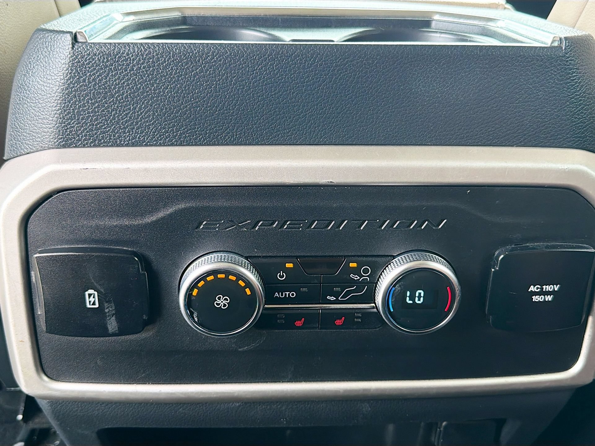 Certified 2024 Ford Expedition Max Limited RWD image 29