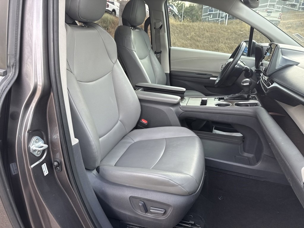 Used 2021 Toyota Sienna XLE image 32