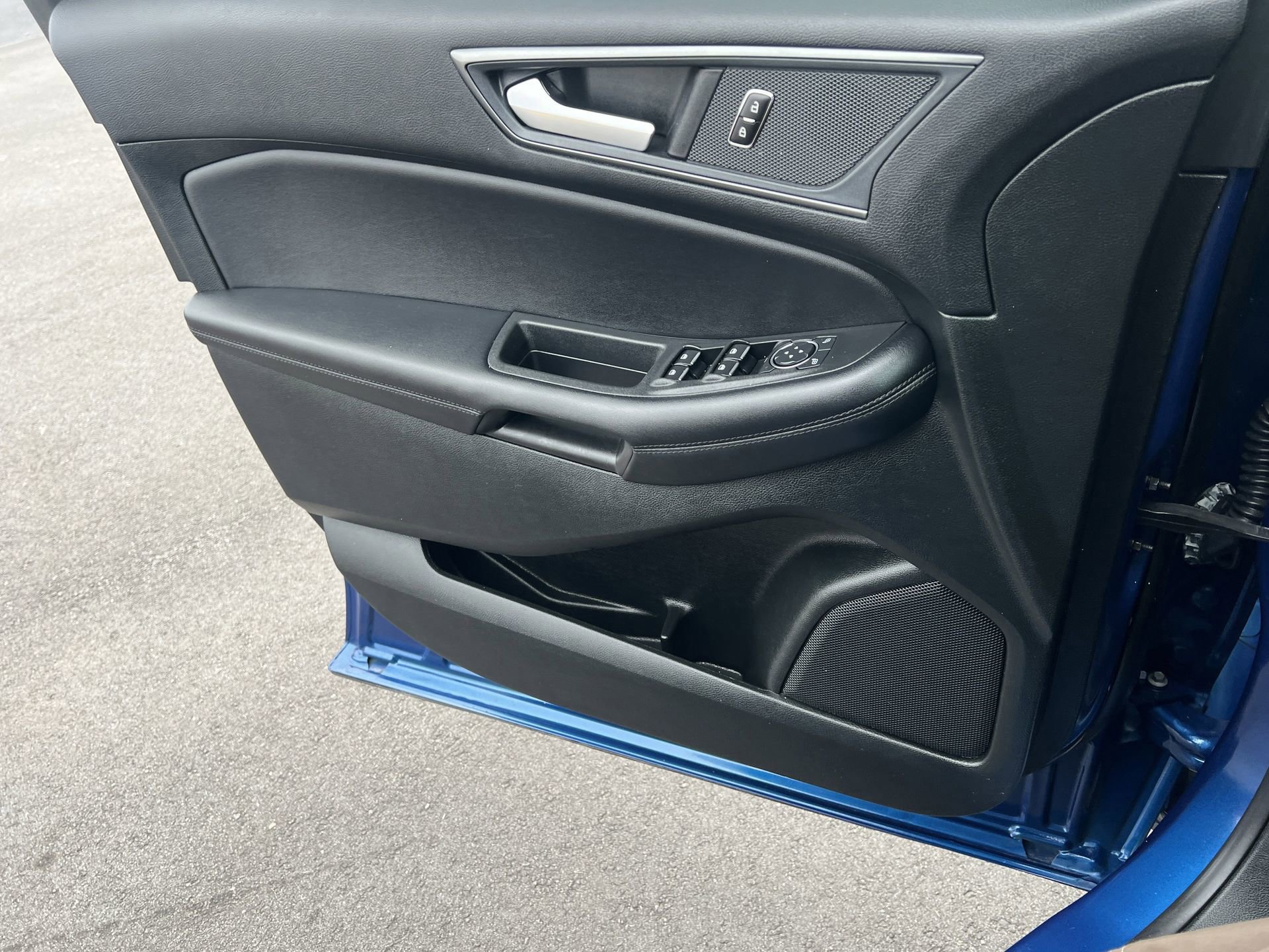 Certified 2023 Ford Edge SE w/ Black Appearance Package image 21