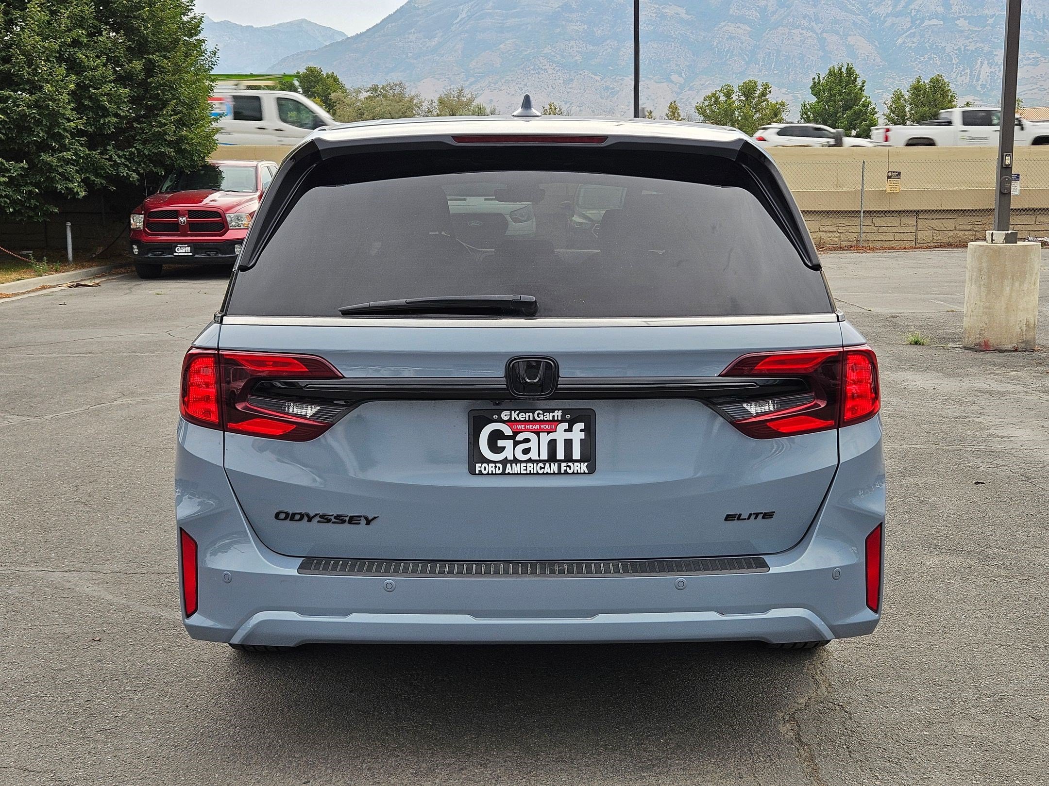 Used 2025 Honda Odyssey Elite image 7