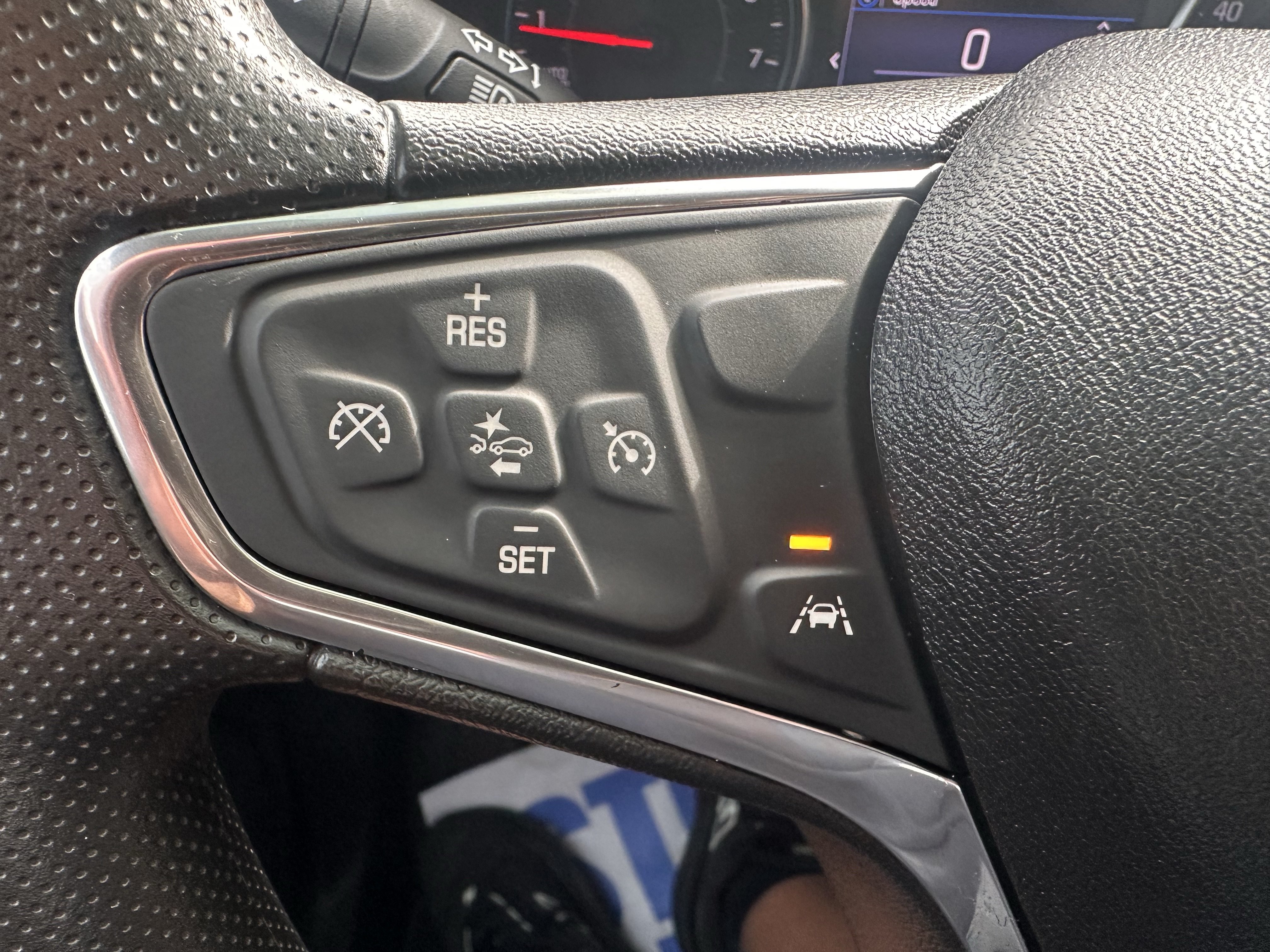 Used 2020 Chevrolet Equinox LT FWD image 21