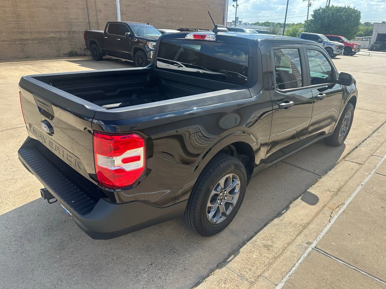 Certified 2025 Ford Maverick XLT image 5