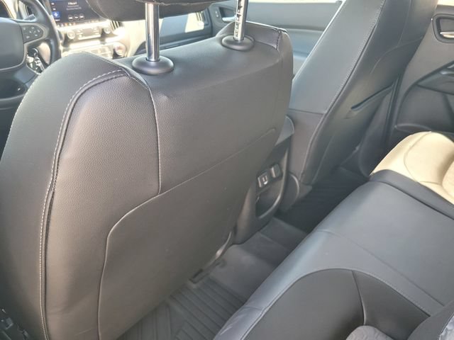 Used 2021 Chevrolet Colorado Z71 AWD/4WD image 12