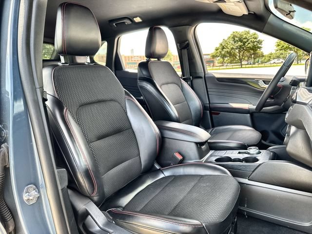 Certified 2025 Ford Escape ST-Line Select AWD/4WD image 23