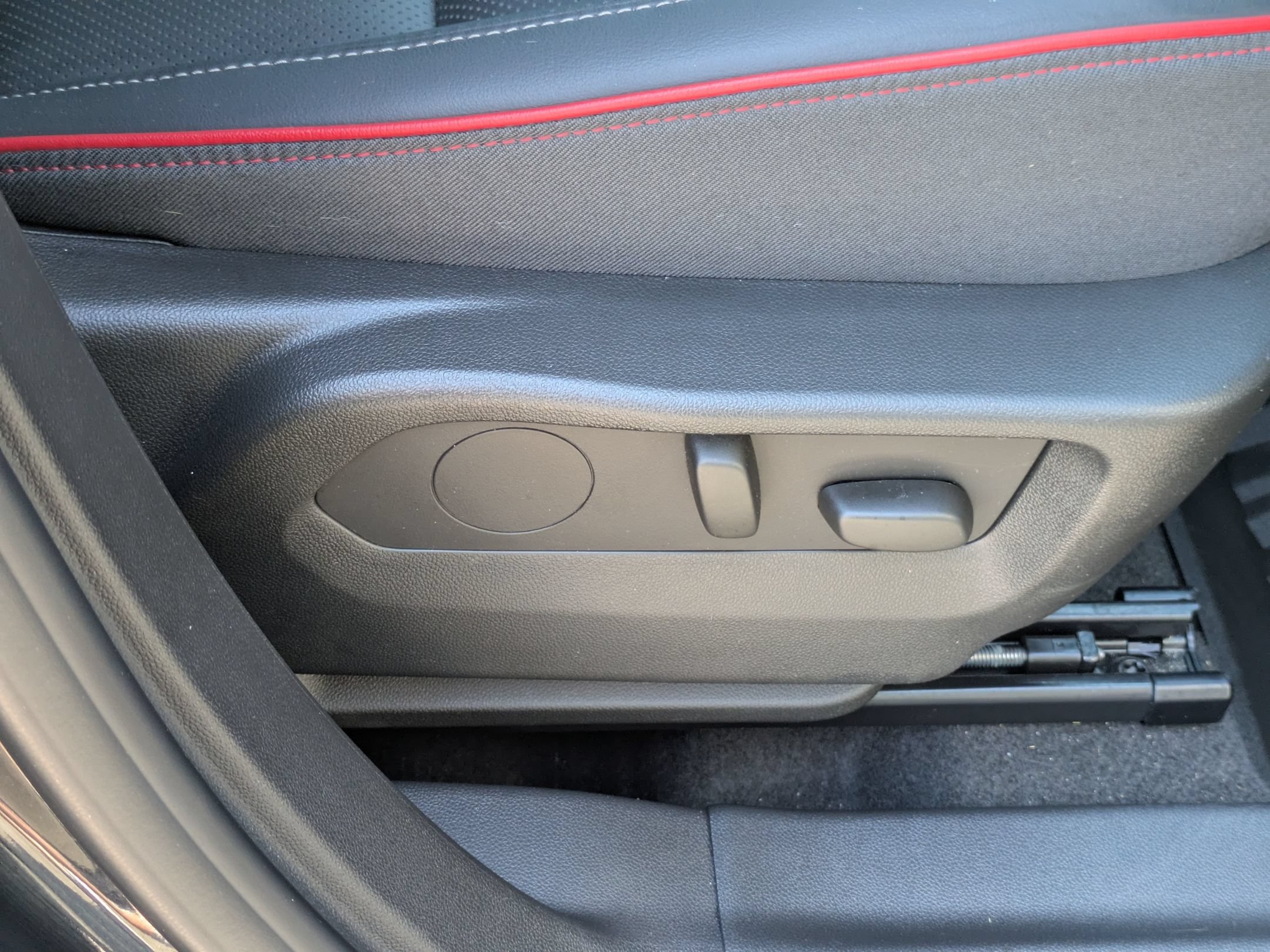 Used 2023 Buick Envision Essence w/ Technology Package I AWD/4WD image 42