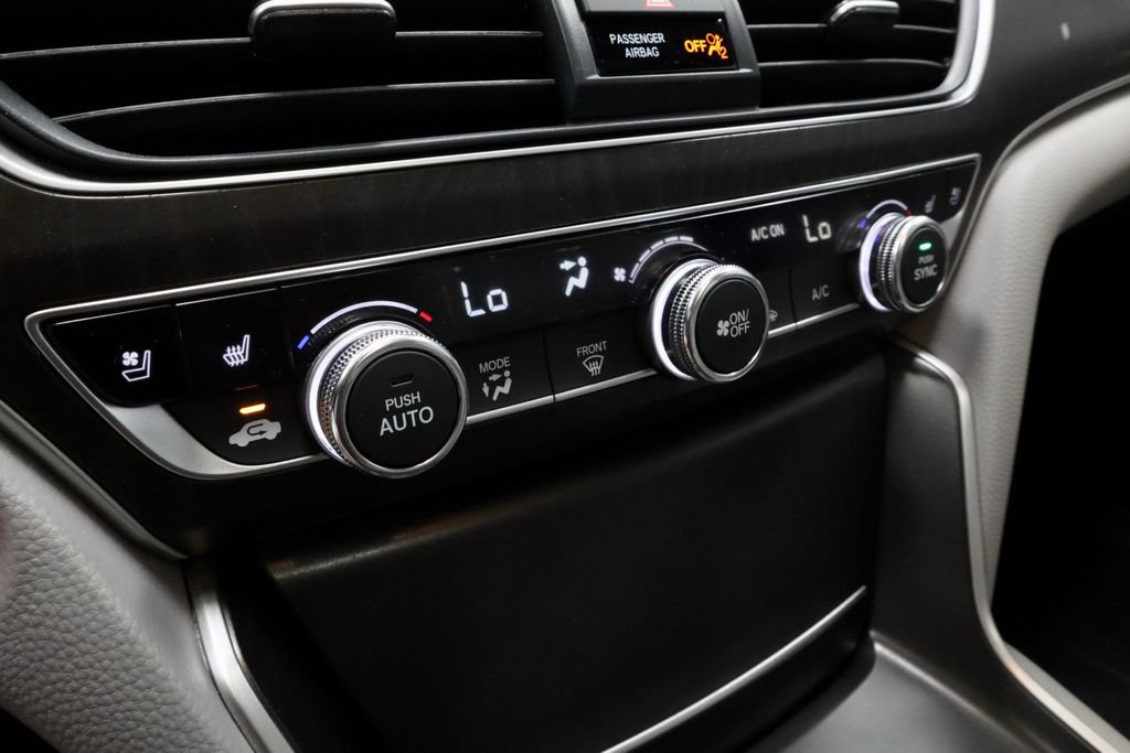 Used 2020 Honda Accord Touring image 31