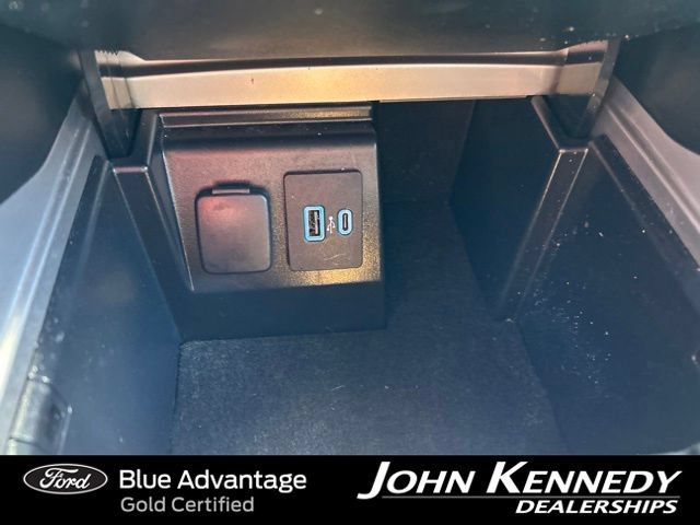 Certified 2022 Ford Explorer XLT w/ Equipment Group 202A AWD/4WD image 31