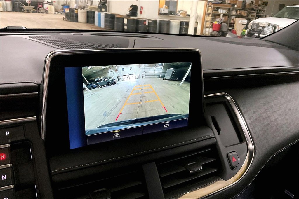 Used 2023 Chevrolet Suburban Premier image 20