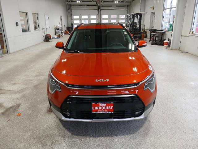 Used 2023 Kia Niro SX image 8