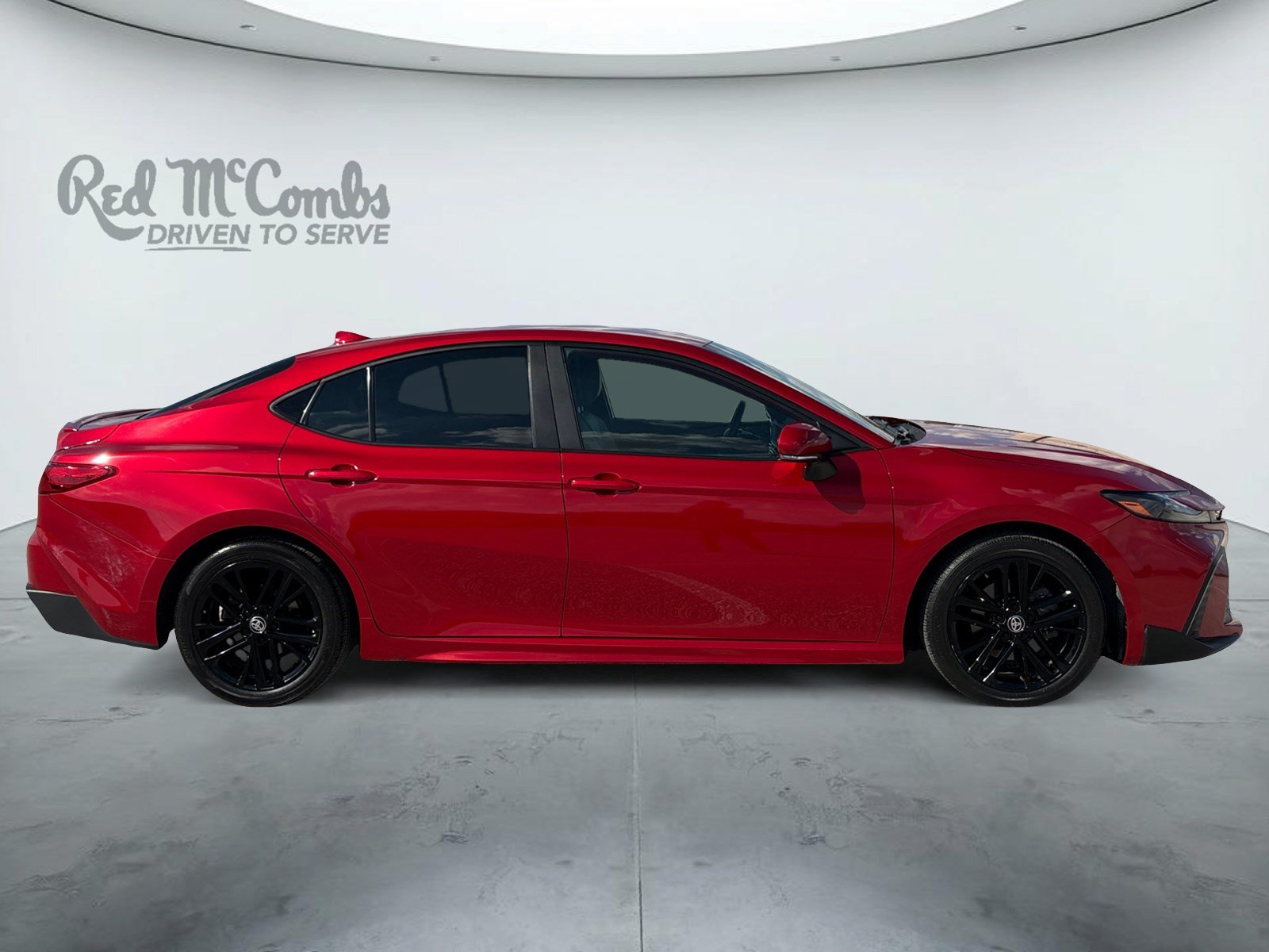 Used 2025 Toyota Camry SE FWD image 4