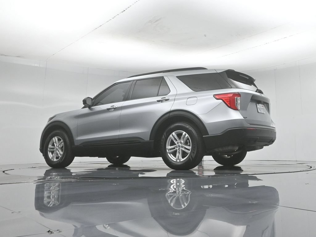 Certified 2023 Ford Explorer XLT RWD image 54