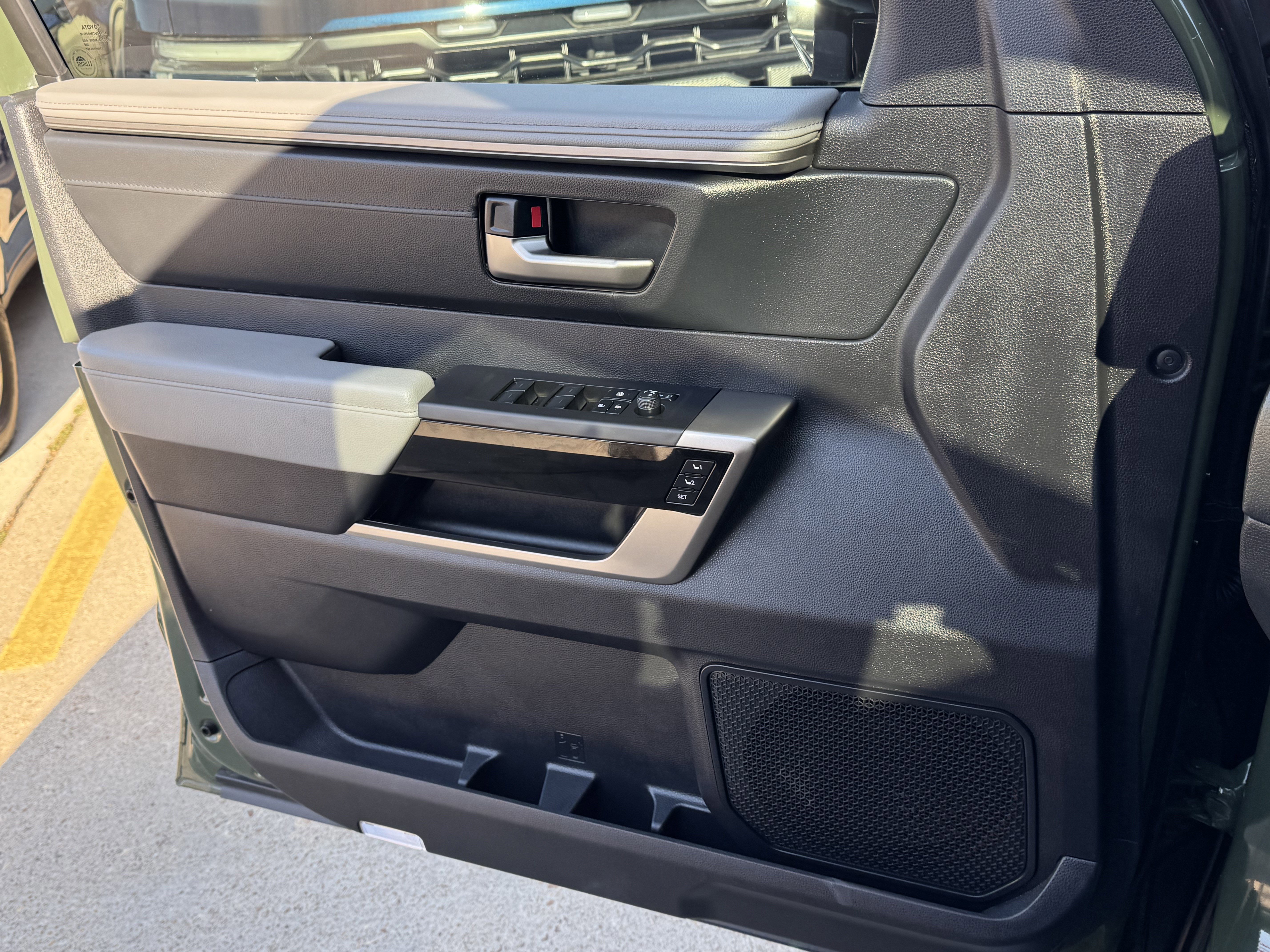 Used 2023 Toyota Tundra Limited image 24