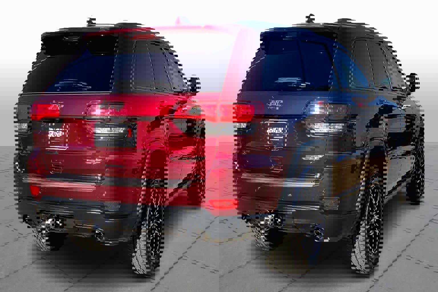 Used 2020 Jeep Grand Cherokee Trailhawk image 3