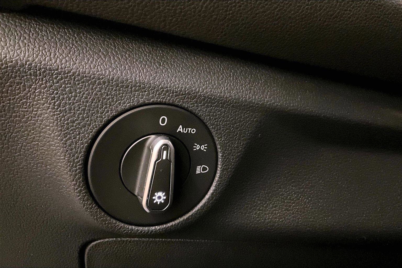 Used 2025 Volkswagen Jetta S image 30