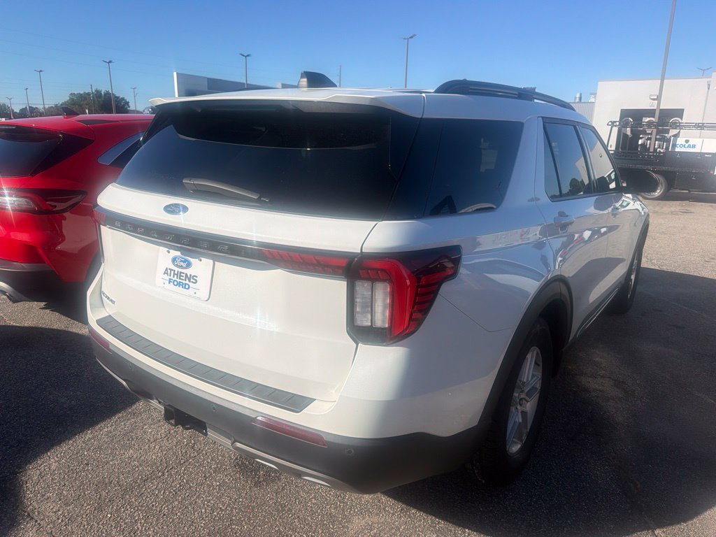Certified 2025 Ford Explorer Active w/ Active Comfort Package RWD image 3