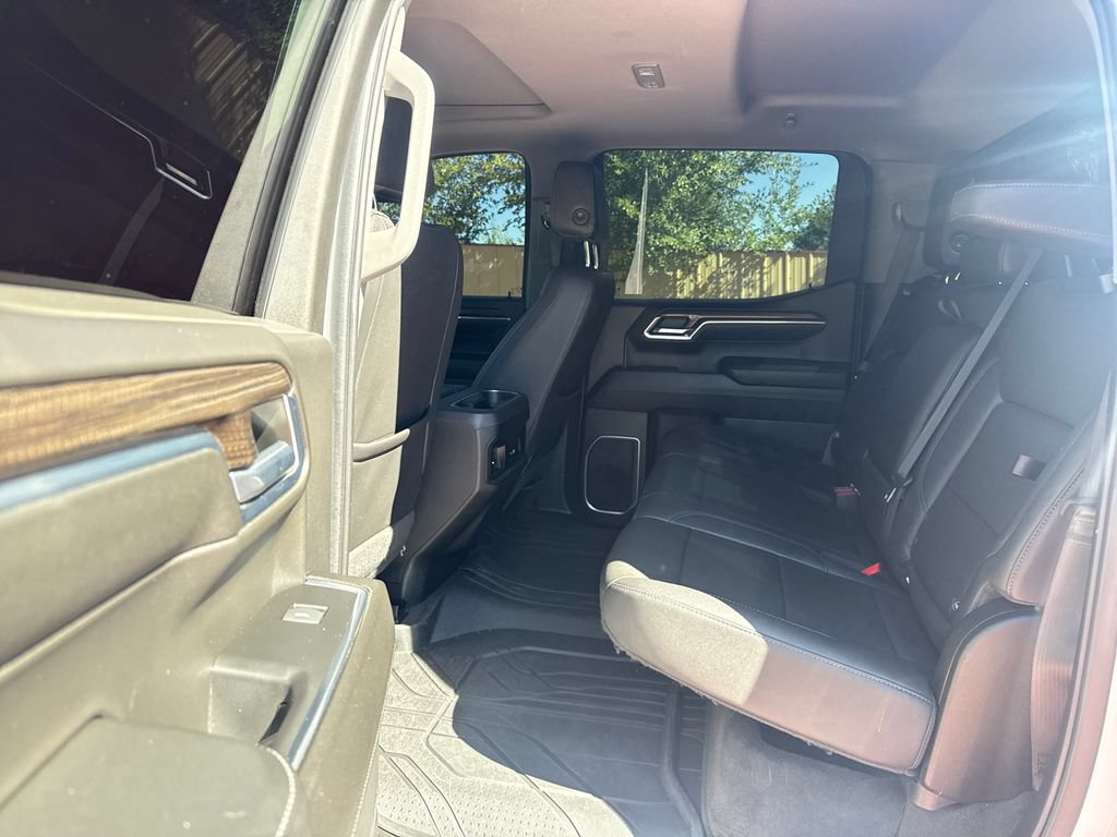 Used 2023 Chevrolet Silverado 1500 RST w/ Redline Edition AWD/4WD image 18