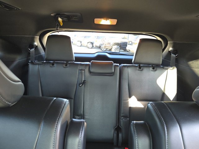 Used 2023 Toyota Highlander XSE FWD image 17