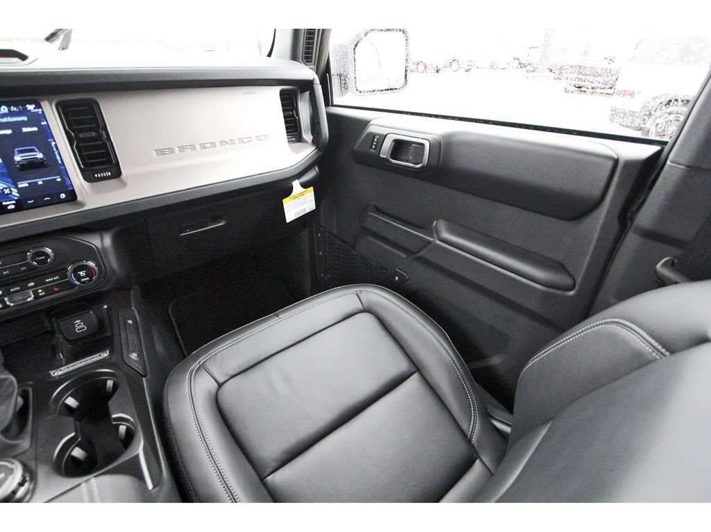Certified 2026 Ford Bronco Outer Banks AWD/4WD image 13