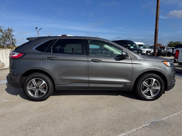 Certified 2023 Ford Edge SEL w/ Convenience Package AWD/4WD image 4