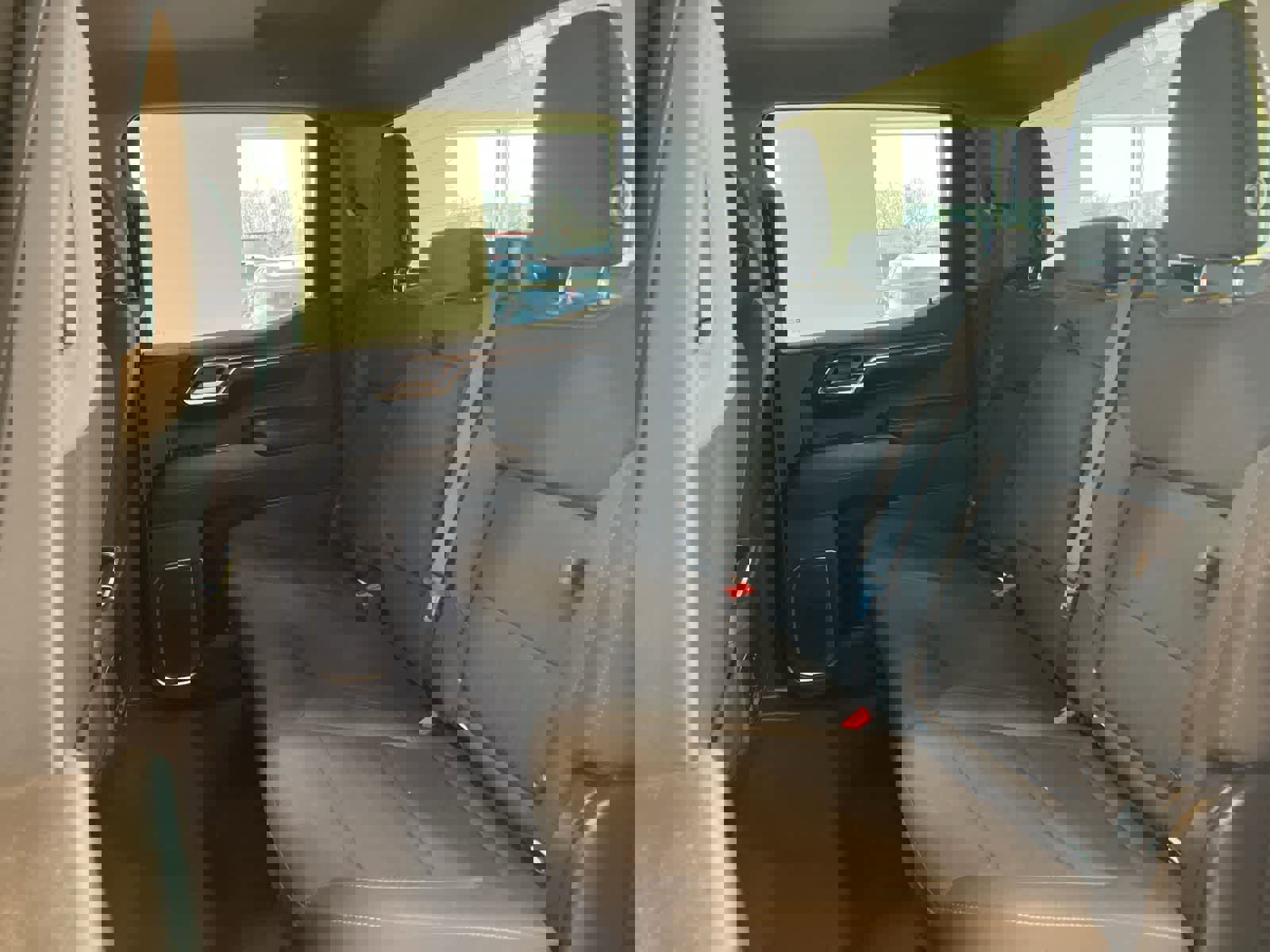 Used 2023 Chevrolet Silverado 1500 LT w/ Z71 Off-Road Package image 24