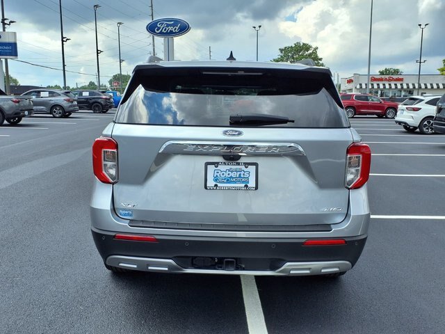 Certified 2024 Ford Explorer XLT w/ Equipment Group 202A AWD/4WD image 4