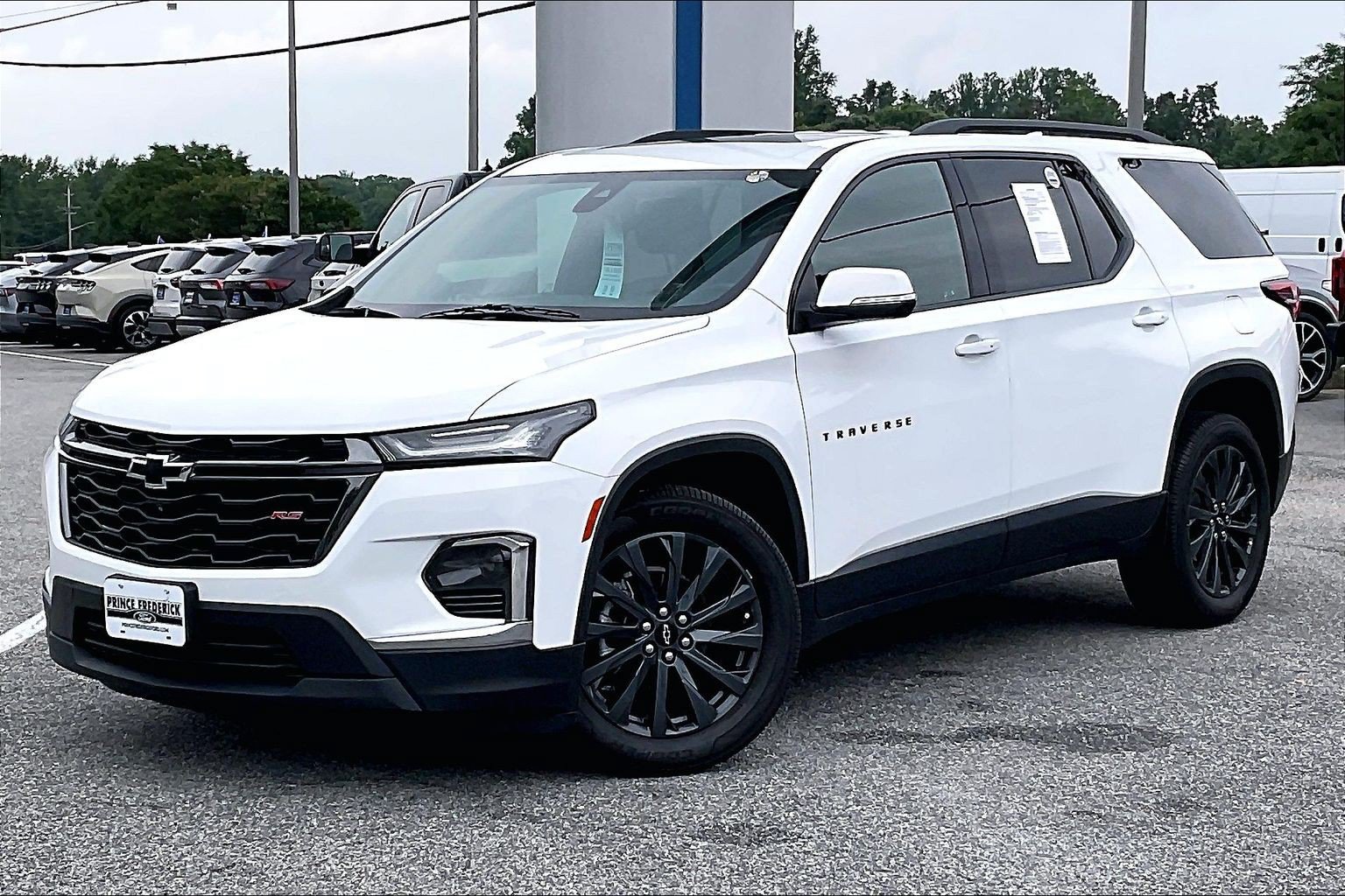 Used 2023 Chevrolet Traverse RS AWD/4WD image 3