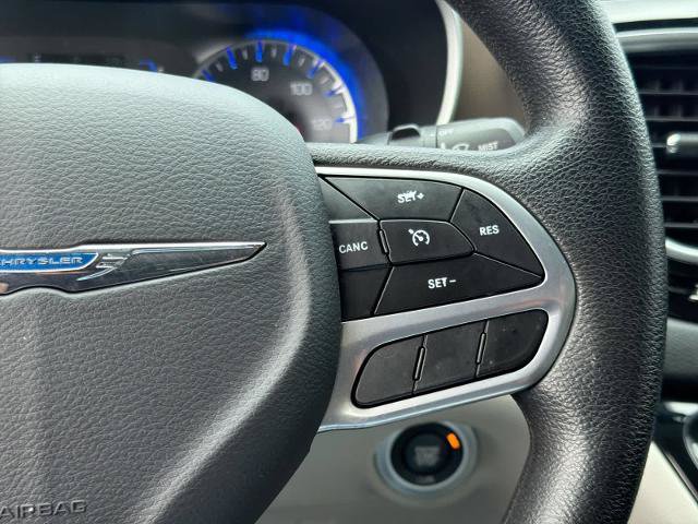 Used 2021 Chrysler Voyager LX FWD image 25