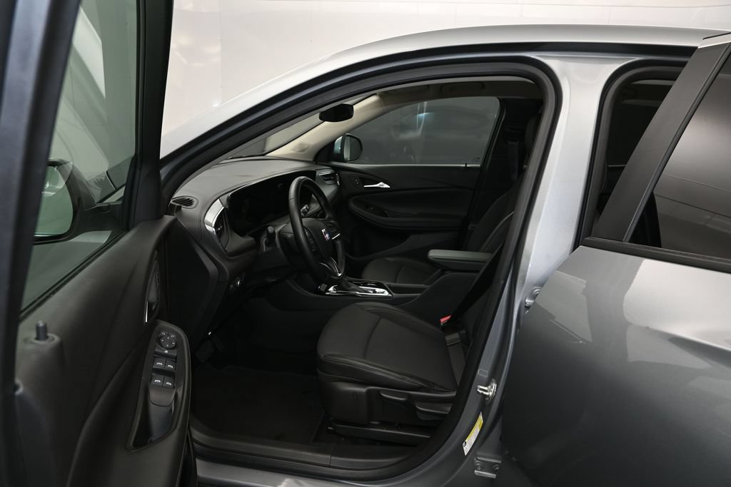 Used 2025 Buick Encore GX Preferred AWD/4WD image 19