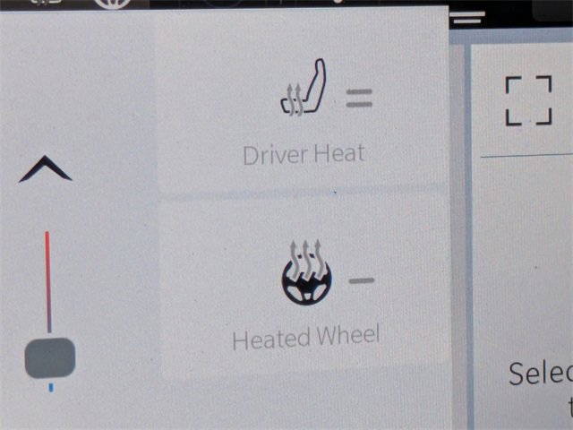 Used 2023 Chrysler Voyager LX image 21