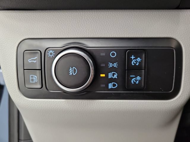 Certified 2023 Ford Escape Platinum w/ Premium Technology Package AWD/4WD image 21