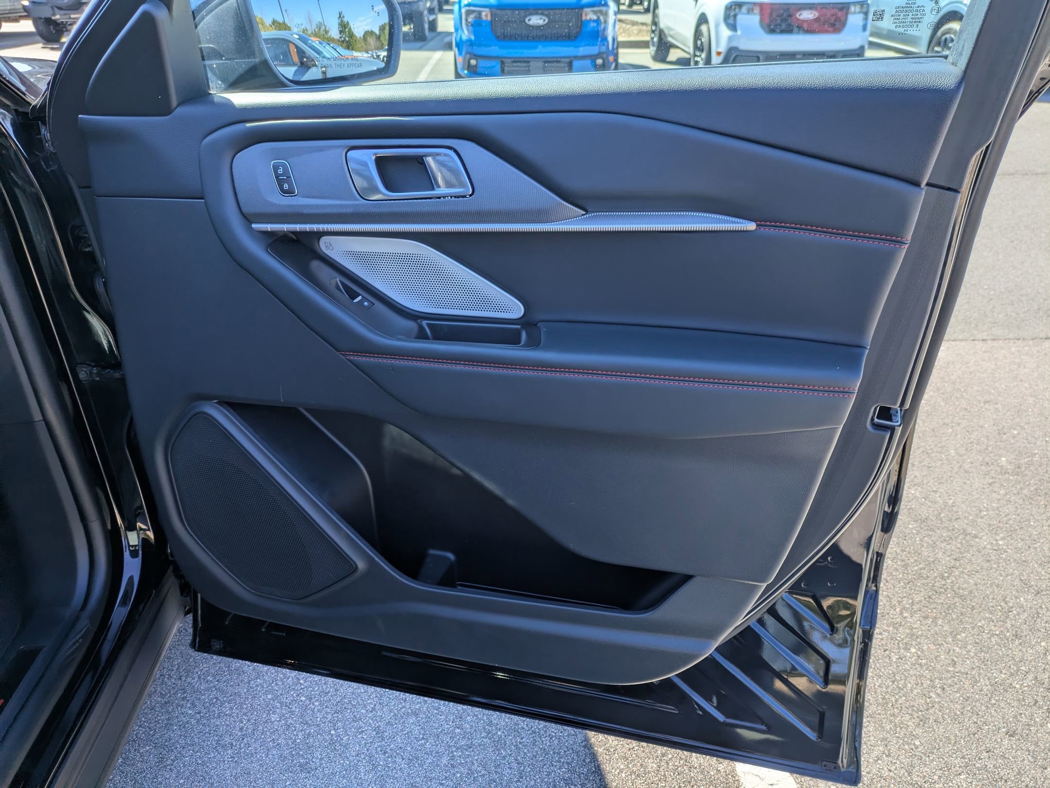 Certified 2025 Ford Explorer ST image 41