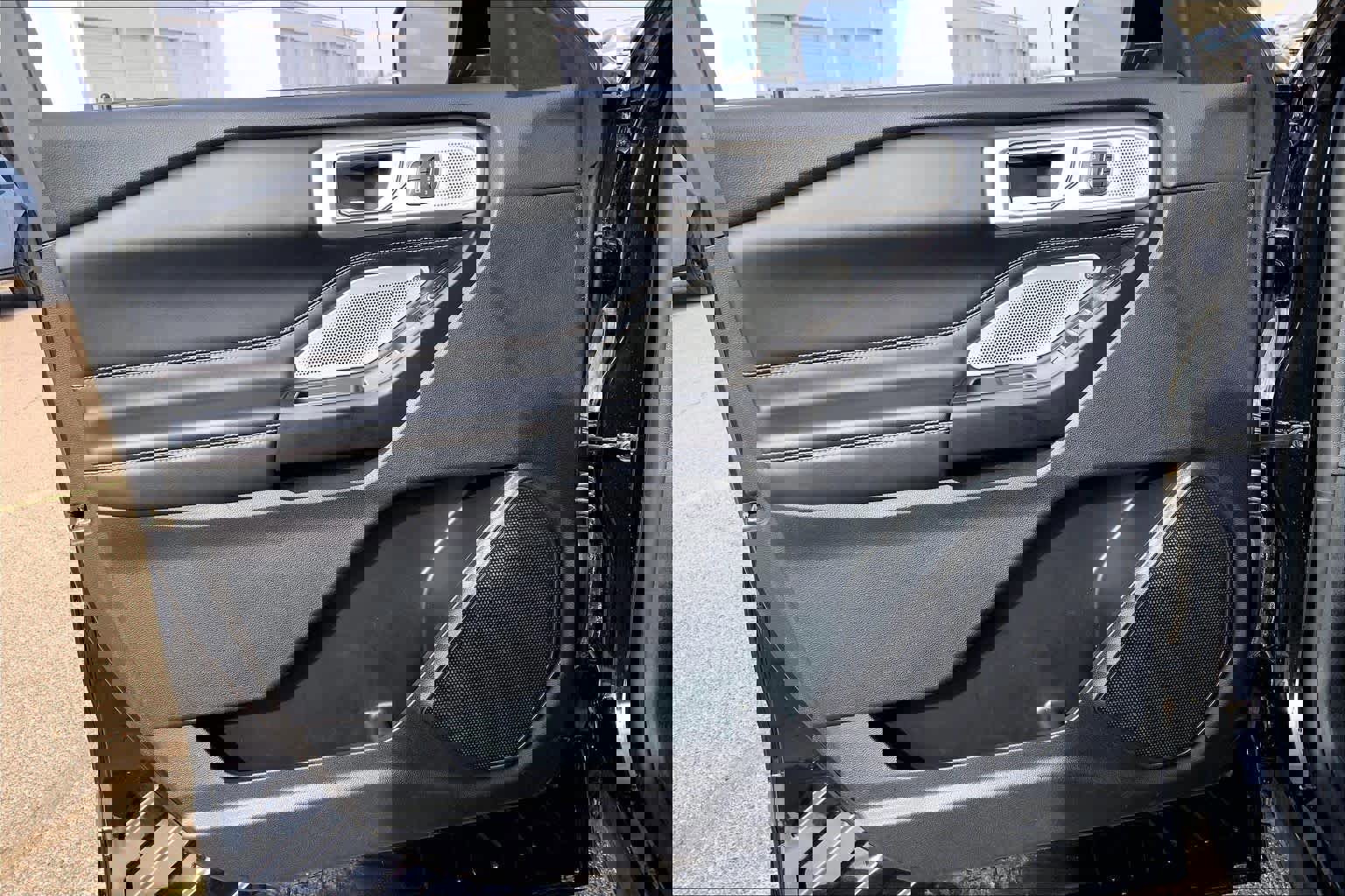 Certified 2020 Ford Explorer ST w/ Premium Technology Package image 21