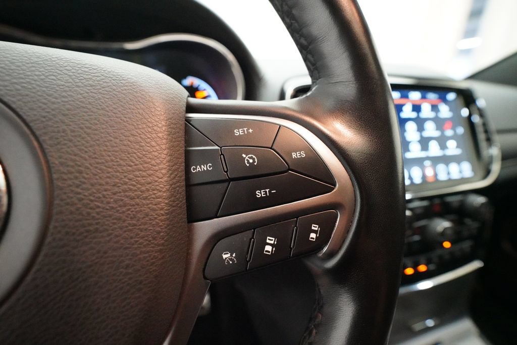 Used 2021 Jeep Grand Cherokee High Altitude AWD/4WD image 19